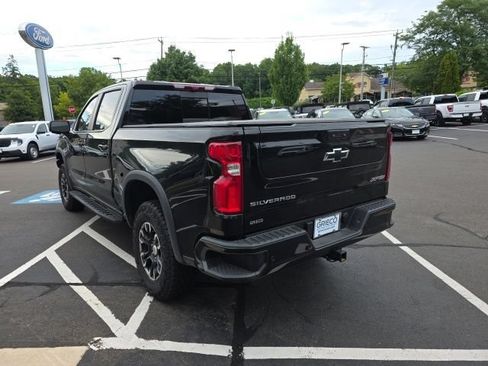 Used 2025 Chevrolet Silverado 1500 ZR2 w/ Technology Package AWD/4WD image 5
