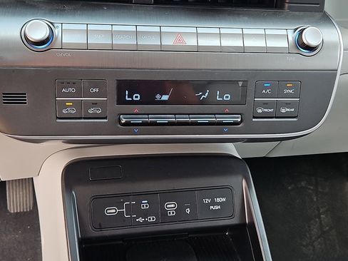 Used 2024 Hyundai Kona SEL w/ Convenience Package image 26