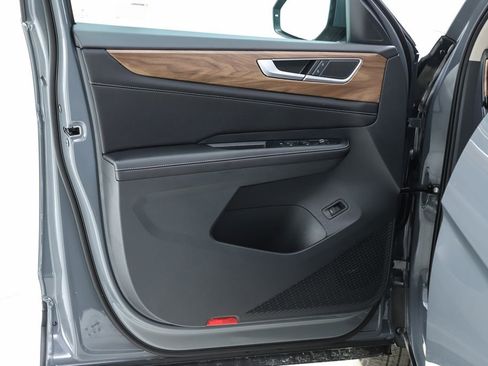 New 2026 Volkswagen Atlas SE image 18