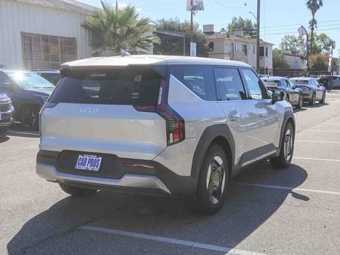 New 2026 Kia EV9 Light image 9