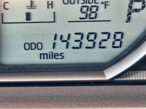 Used 2013 Toyota RAV4 XLE AWD/4WD image 20