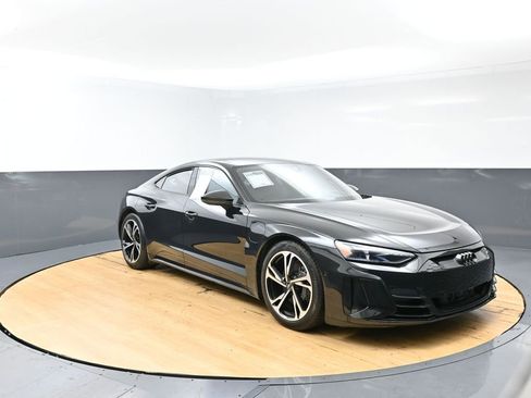 Used 2023 Audi e-tron GT Prestige w/ Prestige Package image 11