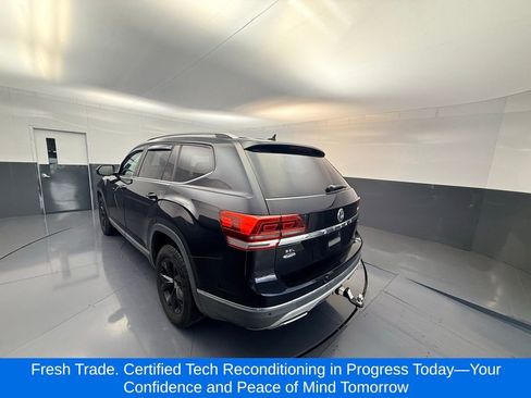Used 2018 Volkswagen Atlas SEL image 3