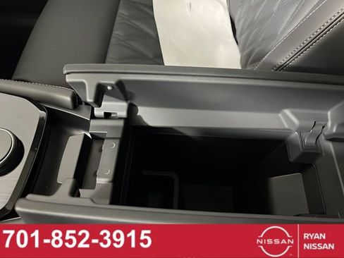 Certified 2025 Nissan Rogue Platinum w/ Platinum Premium Package image 25