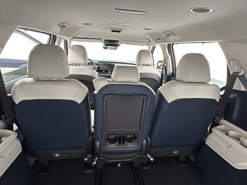 New 2026 Kia Carnival EX FWD image 19