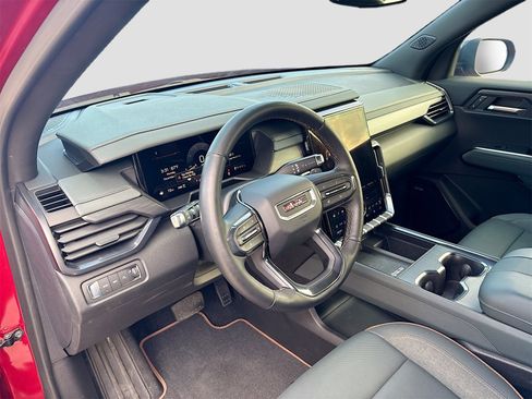 Used 2025 GMC Acadia AT4 image 9