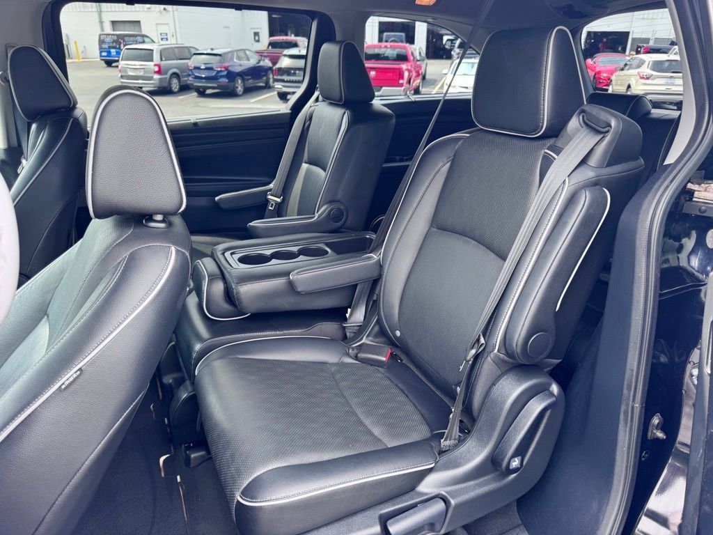 Used 2023 Honda Odyssey Elite image 32