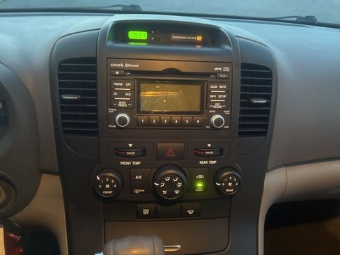 Used 2012 Kia Sedona LX image 10