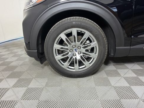 Used 2026 Ford Explorer Platinum RWD image 10