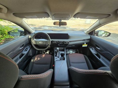 Used 2026 Nissan Sentra SR w/ Floor Mat Package FWD image 18