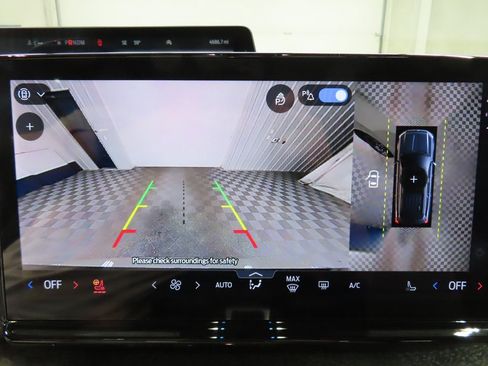 Used 2025 Ford Expedition Tremor image 16