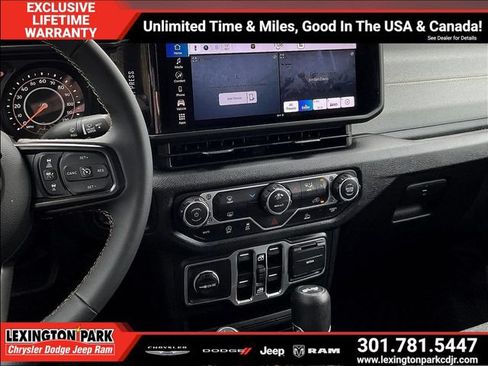 Used 2025 Jeep Wrangler Unlimited Sport AWD/4WD image 9