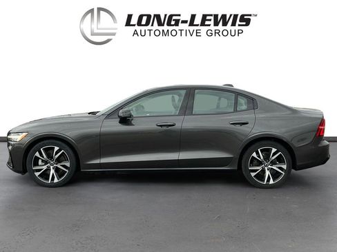 Used 2024 Volvo S60 B5 Core image 2