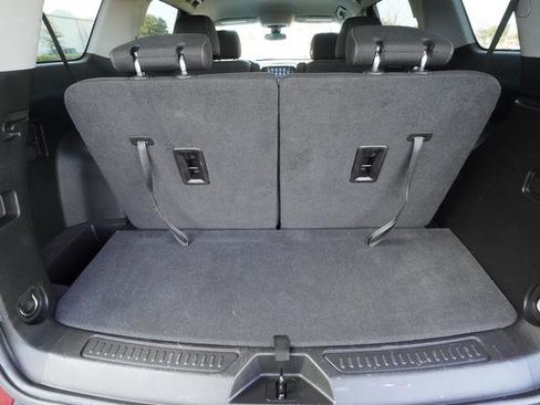 Used 2023 GMC Acadia SLE w/ Driver Convenience Package image 31