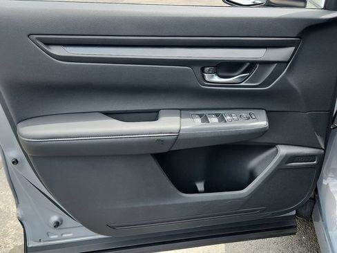 Used 2025 Honda CR-V EX image 12
