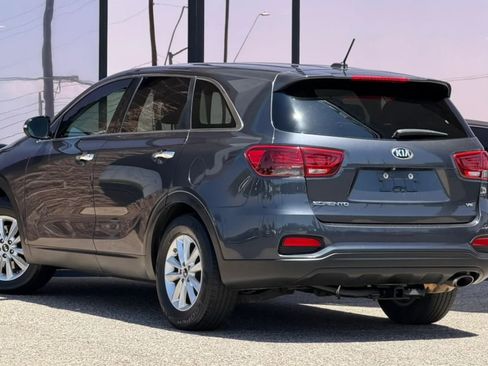 Used 2019 Kia Sorento FWD V6 image 10