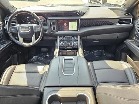 Used 2023 GMC Yukon XL Denali w/ Denali Reserve Package AWD/4WD image 20