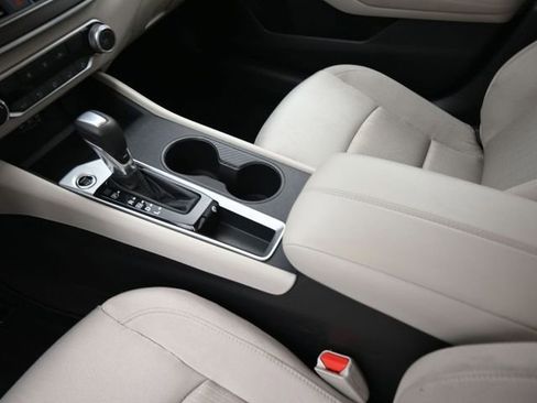 Used 2025 Nissan Altima 2.5 SV image 31