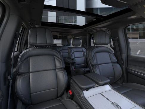 New 2026 Lincoln Navigator L Reserve w/ Jet Appearance Package image 10