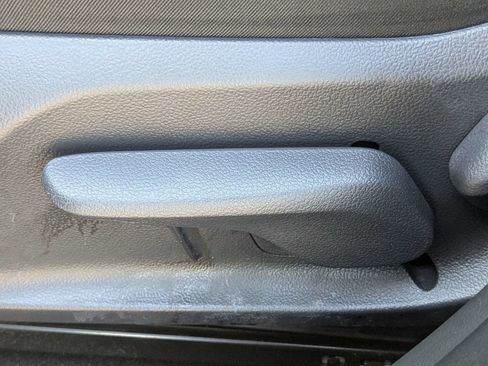 Used 2025 Toyota RAV4 LE AWD/4WD image 21