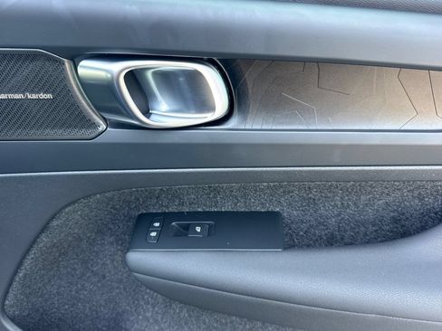 Used 2023 Volvo XC40 Recharge Ultimate AWD/4WD image 19