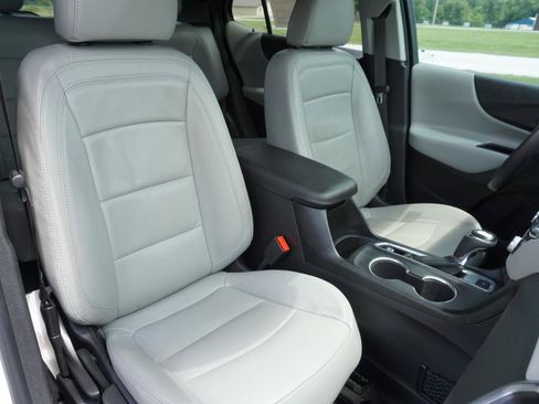 Used 2018 Chevrolet Equinox LT FWD image 24