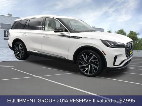 New 2026 Lincoln Aviator Reserve AWD/4WD image 3