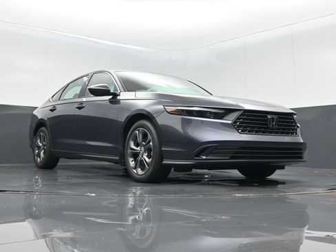 Used 2023 Honda Accord EX image 10