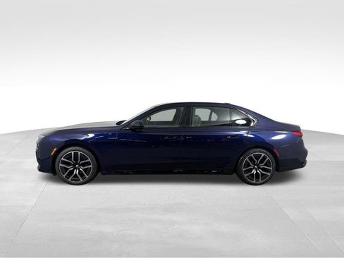 Used 2024 BMW 760i xDrive w/ Executive Package image 8