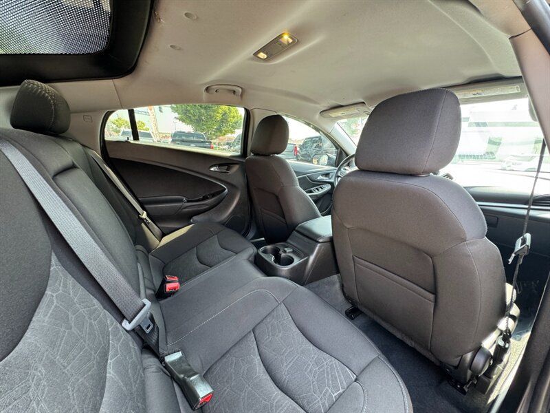 Used 2018 Chevrolet Volt LT FWD image 39