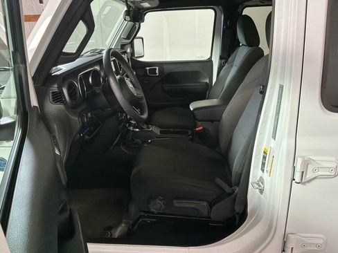 Used 2023 Jeep Wrangler Unlimited w/ Cold Weather Group AWD/4WD image 15