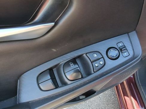 Used 2025 Nissan Sentra SV FWD image 12