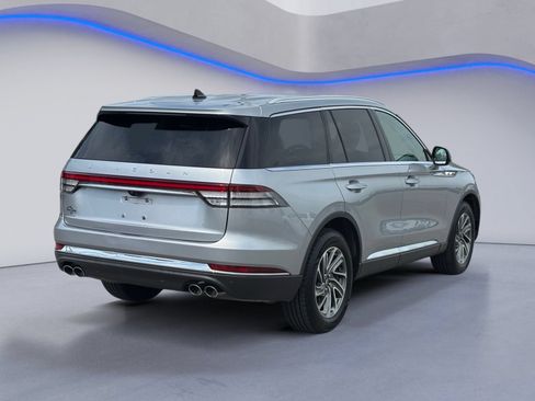 Used 2023 Lincoln Aviator AWD image 3