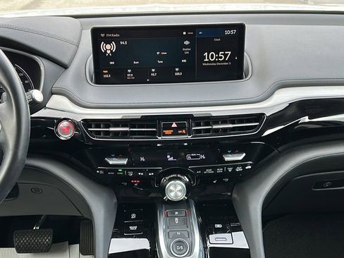 Used 2023 Acura MDX SH-AWD image 18