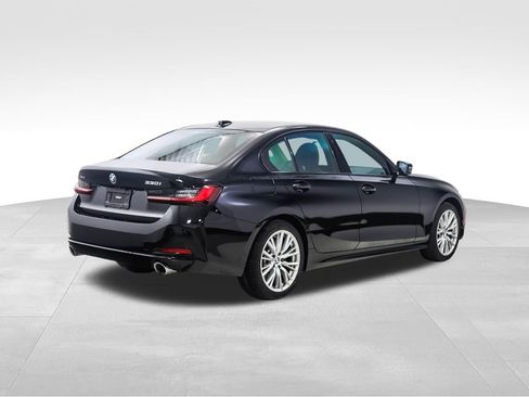 Certified 2023 BMW 330i xDrive Sedan w/ Driving Assistance Package image 5