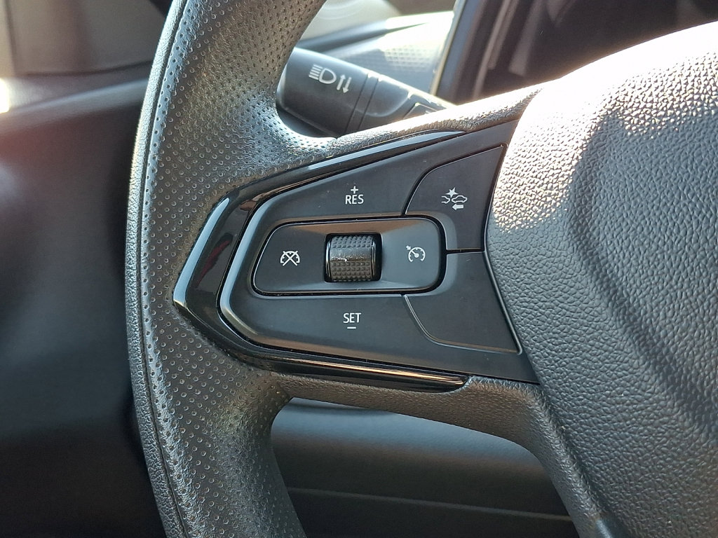 Used 2025 Chevrolet Trax LT FWD image 29