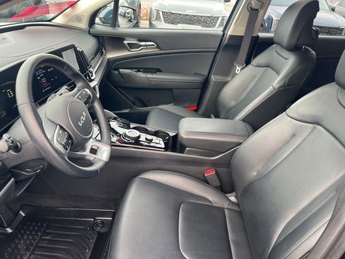 Certified 2023 Kia Sportage EX image 4