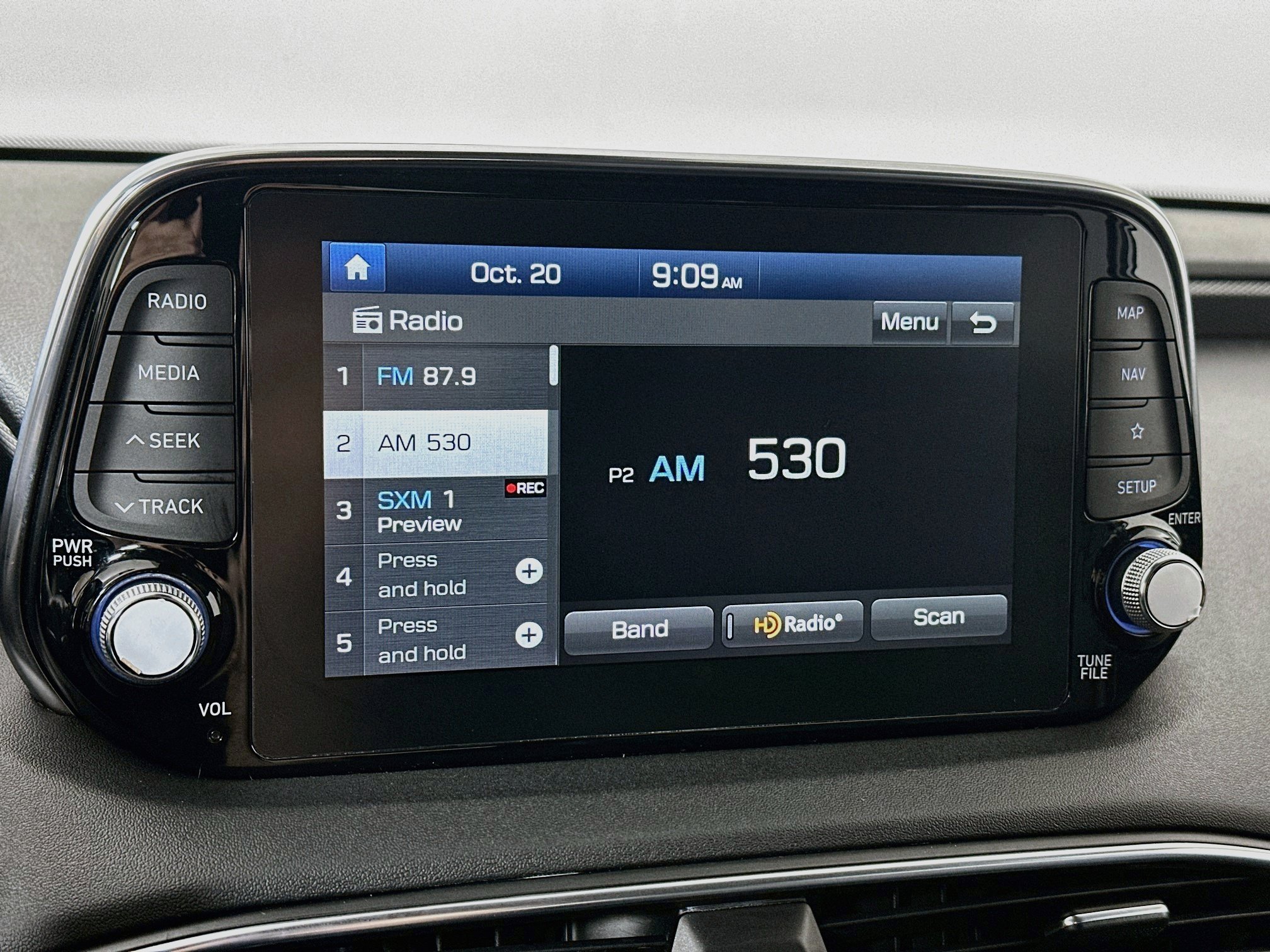 Used 2020 Hyundai Santa Fe Limited AWD/4WD image 15