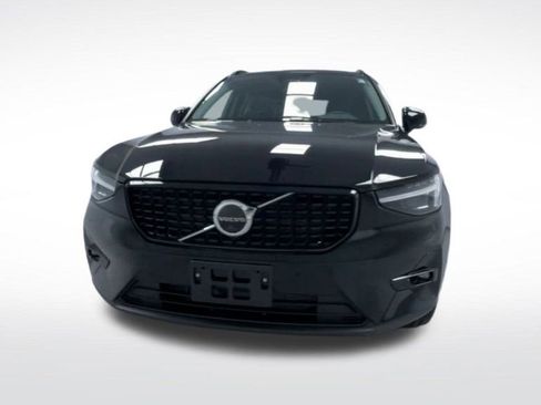 New 2026 Volvo XC40 B5 Plus w/ Protection Package Premier image 18