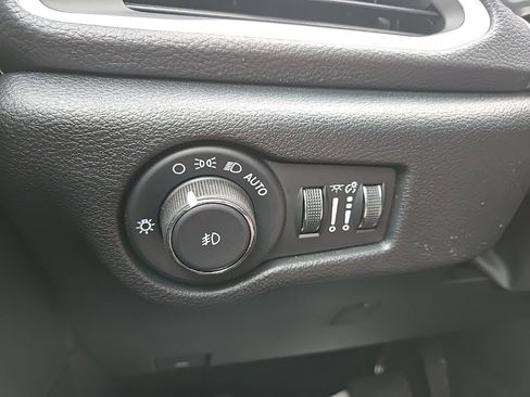 New 2026 Chrysler Pacifica Select image 45