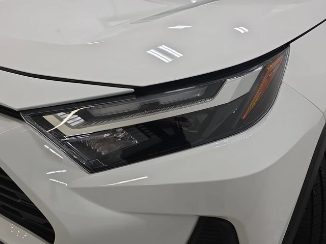 Certified 2025 Toyota RAV4 XLE AWD/4WD image 25