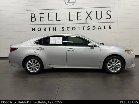 Used 2014 Lexus ES 300h w/ Premium Package w/Bamboo Trim image 3