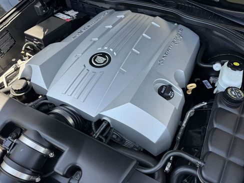 Used 2009 Cadillac XLR RWD image 27