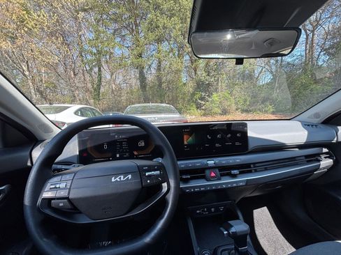 Used 2025 Kia K4 LXS image 34