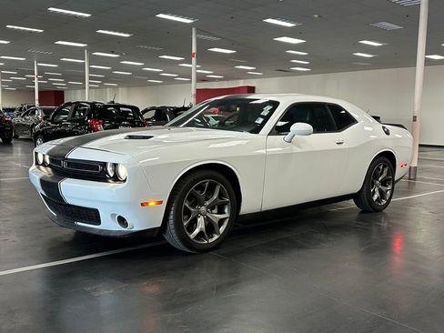 Used 2016 Dodge Challenger SXT Plus image 3