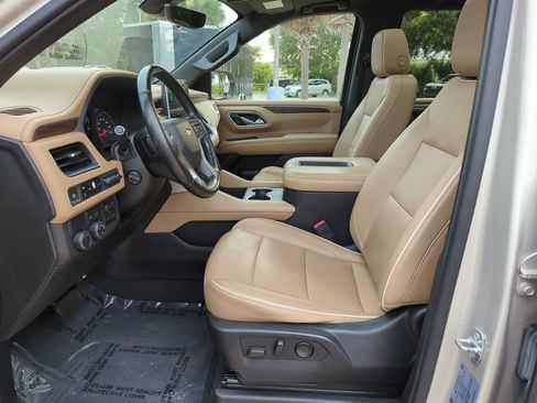 Used 2021 Chevrolet Tahoe Premier w/ Premium Package RWD image 18