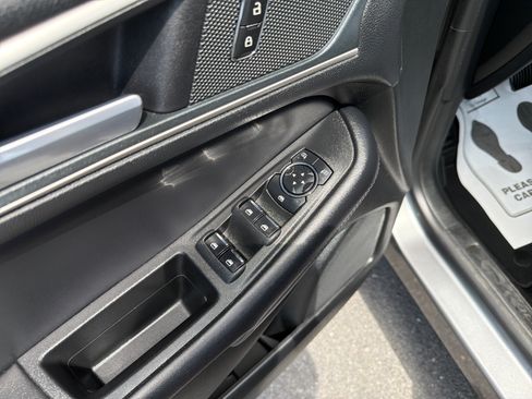 Used 2024 Ford Edge SEL AWD/4WD image 16