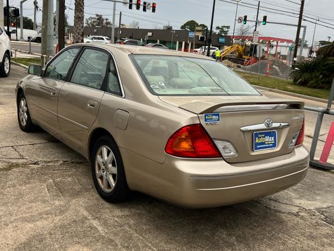 Used 2002 Toyota Avalon XLS image 3