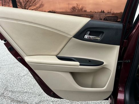 Used 2015 Honda Accord EX-L image 27