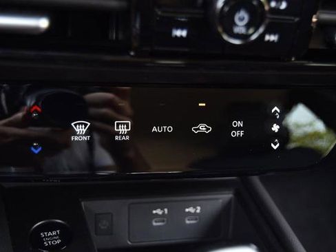 New 2025 Nissan Kicks SR image 17